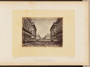 Barricade des Fédérés, place Vendôme en rue Castiglione. door Alphonse J. Liébert
