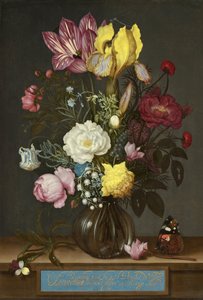 Boeket bloemen in een glazen vaas
