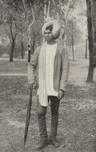 Een Hindoe Goochelaar door American Photographer