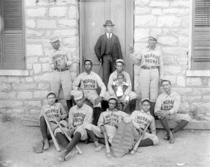 Afrikaanse Amerikaanse honkbalspelers van Morris Brown College, Atlanta, Georgia, ca. 1899 (gelatinezilverdruk) door American Photographer