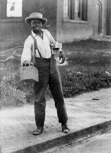 Afrikaans-Amerikaanse schoenpoetsjongen, ca. 1899 door American Photographer