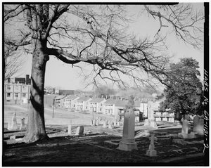 Cabbagetown District (Algemene Zichten), Boulevard, Pearl Street, Memorial Drive, & Spoorwegsporen, Atlanta, Fulton County, GA (zwart-wit foto)