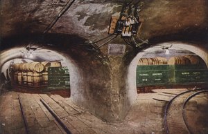 Chicago: Ondergrondse tunnel bij kruispunt van straten, met geladen goederenwagons (kleurenfoto)