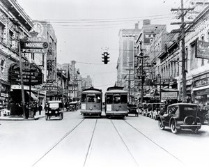 Elm Street, Dallas door American Photographer