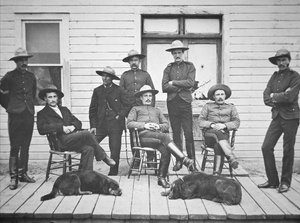 North-West Mounted Police gevestigd in Edmonton om wet en orde te handhaven tijdens de vroege dagen van de Klondike/Yukon Gold Rush