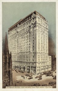 St Regis Hotel, East 55th Street en hoek 5th Avenue, New York City, VS (ingekleurde foto) door American Photographer