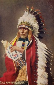 Tall Man Dan, Sioux (foto) door American Photographer