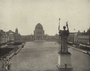 Het grote bassin vanaf de peristyle