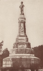 Het monument voor de goudzoeker in Coloma, Californië (z/w foto) door American Photographer