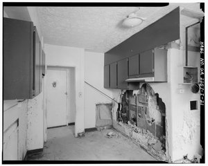 Typische keuken, 3-slaapkamer appartement - Techwood Homes, Gebouw nr. 6, 465 Techwood Drive & 119-125 Hunnicutt Street, Atlanta, Fulton County, GA door American Photographer