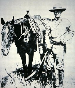 Theodore Roosevelt met zijn paard, c.1885