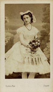 Portret van de balletdanseres Marfa Muravyeva 1838-1879, 1863