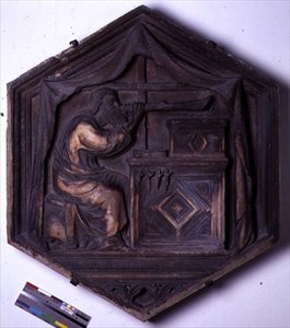 Muziek, zeshoekige decoratieve reliëftegel uit een serie die de zeven vrije kunsten uitbeeldt, mogelijk gebaseerd op ontwerpen van Giotto (c.1266-1337) c.1334-48 door Andrea Pisano