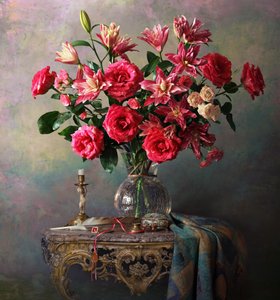 Elegant boeket met rozen en lelies