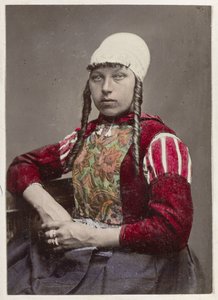 Portret van een vrouw in de klederdracht van Marken door Andries Jager