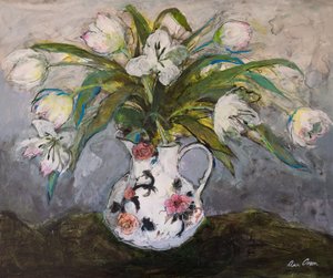Witte tulpen in een ijzeren kan, 2019 door Ann Oram