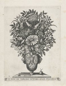 Groteske vaas met drie mascarons