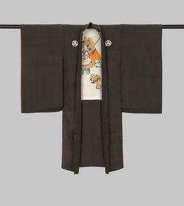 Jongens haori met speelgoed door Anonymous