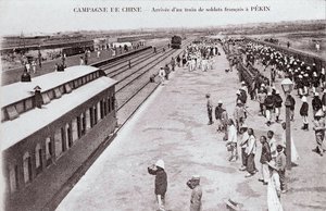 Aankomst van een Franse soldatentrein in Peking tijdens de Chinese campagne Fotografie rond 1900-1901 door Anonymous Anonymous