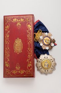 Koninkrijk der Beide Siciliën (Beide Siciliën) - Orde van Sint Ferdinand en Verdienste: insignes van een ridder grootkruis behorend tot een lid van het Groothertogelijk Huis van Baden - Midden 19e eeuw - Goud, zilver en email; wapenkist van het Koninkrijk