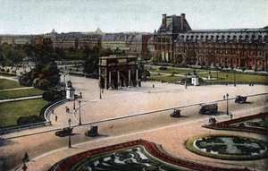 Parijs: panorama van de Tuilerieën (tuin en paleis) en de Arc de Triomphe du Carrousel. Foto van 1920 in 