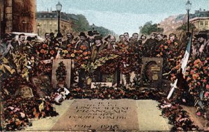 Parijs: het graf van de Onbekende Soldaat begraven onder de Arc de Triomphe, 11 november