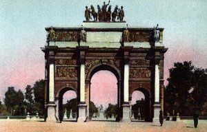 Parijs: uitzicht op de Arc de Triomphe du Carrousel