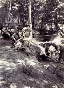 Foto uit een persoonlijk album van een infanterieluitenant tijdens de eerste maanden van de Eerste Wereldoorlog door Anonymous Anonymous
