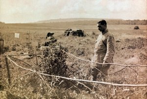 Foto uit een persoonlijk album van een infanterieluitenant tijdens de eerste maanden van de Eerste Wereldoorlog door Anonymous Anonymous