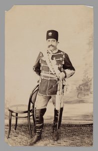 Volledig portret van Mozaffar al-Din Shah, eind 19e-begin 20e eeuw door Antoin Sevruguin