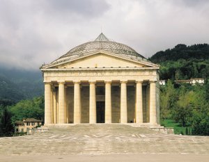 Pronaos, Canova Tempel (Tempio Canoviano) of Aartspriesterkerk van de Heilige Drie-eenheid, ontworpen door Antonio Canova (1757-1822), Possagno, Veneto, Italië