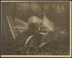 [Kruiwagen met gereedschap].