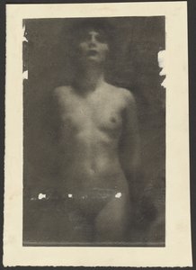 [Studie van vrouwelijk naakt]. door Arthur F. Kales