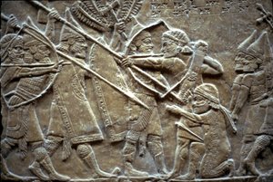 Ashurbanipal in de Slag bij Til-Tuba, 650-620 v.Chr. door Assyrian