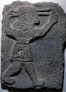 Figuur die een slinger werpt, Tel Halaf