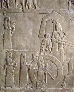 Reliëf met de strijdwagen van koning Assurbanipal en Elamitische gevangenen, episodes van de Elam-campagne, uit het paleis van Assurbanipal in Nineveh, ca. 645 v.Chr. door Assyrian