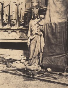 Madonna met kind, gebeeldhouwd door Geoffroy-Dechaume, kathedraal Notre-Dame, Parijs, ca. 1854 (foto)