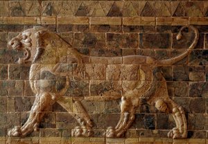 Processieweg van Babylon onder Nebukadnezar II: detail van de Ishtarpoort met een mozaïekleeuw