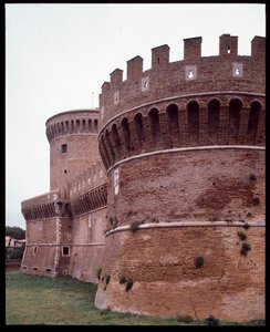 Middeleeuwse kunst: uitzicht op het kasteel van paus Julius II (Giulio) gerealiseerd door architect Baccio Pontelli, Gregoriopoli