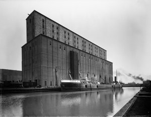 S. S. Arthur Orr bij Armour Elevator E, Chicago, Illinois, VS, ca. 1905
