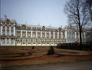 Uitzicht op het paleis Catherine, gerealiseerd door architect Bartolomeo Francesco Rastrelli, 1752-1756, Pushkin, Rusland door Bartolomeo Franceso Rastrelli