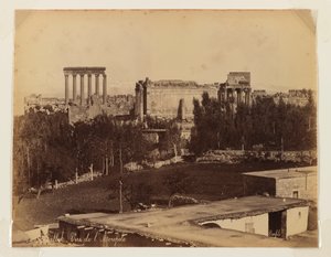 Balbek: Uitzicht op de Akropolis
