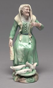 Oude Vrouw die Kippen Voert, Staffordshire Factory, c.1770 door British School
