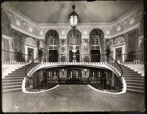 Dubbele trap in het Ritz-Carlton Hotel, 1913 door Byron Company