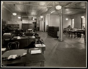 Hoofdkantoor van de Carolyn Laundry op 111 East 129th Street, East Harlem, New York, 1929 door Byron Company