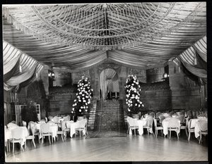 Ontvangstruimte in het Ritz-Carlton Hotel, 1915 of 1916