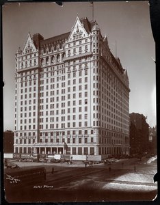 Het Plaza Hotel in aanbouw, 5th Avenue en 59th Street, New York, c.1907