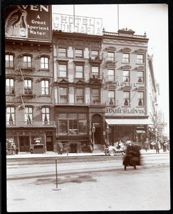 Uitzicht op het Hotel Hungaria en het Hotel Hugh Slevin op Union Square East en 14th Street, New York, 1905