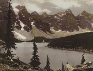 Moraine Lake en Valley of Ten Peaks door Byron Hill Harmon