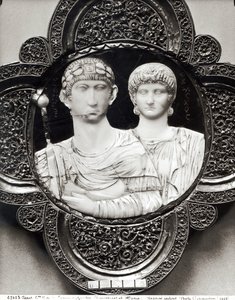 Camee met keizer Honorius (395-423) en zijn vrouw, Maria (ivoor en metaal) door Byzantine